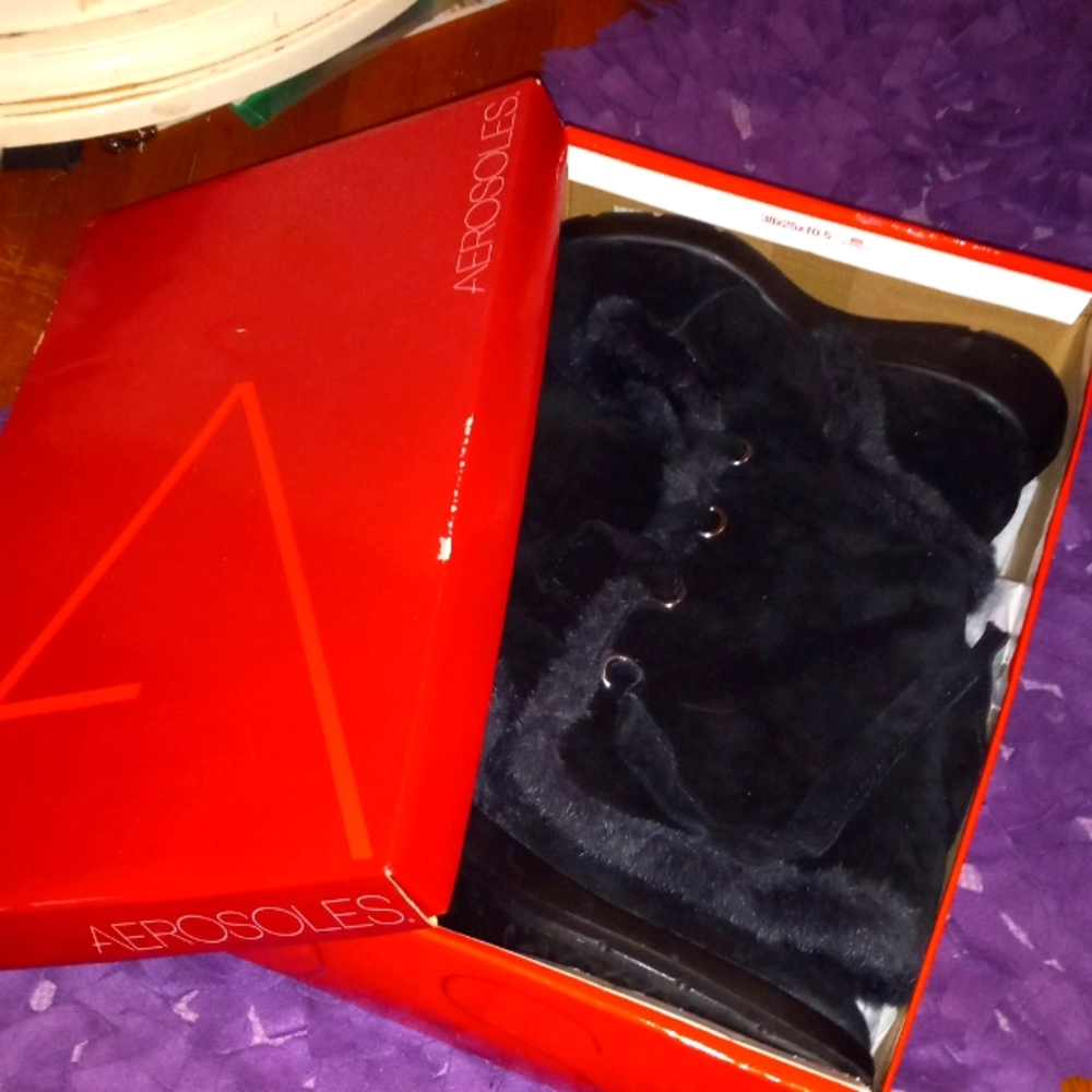 AEROSOLES  black faux fur boots size 6